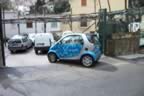 A picture of a Smart Car in Positano, Italy (81kb)